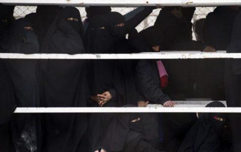 Violent mob of ISIS jihadi brides attacked guards at refugee camp in Syria