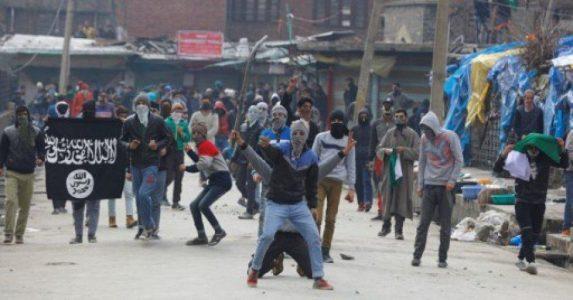 ISIS Flags Raised At Anantnag’s Lal Chowk