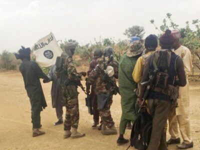 Boko Haram terrorists abduct travellers along Ngamdu in Born