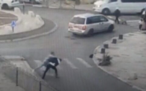 Taxi driver to be charged with aiding terrorist suspect in Jerusalem stabbing