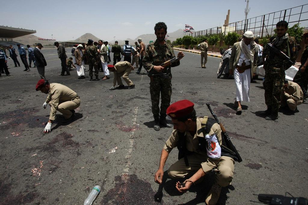 2 military staff killed in al-Qaeda bombing attack in Yemen