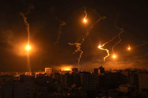 Israel-Hamas war – live: Netanyahu agrees to ‘little pauses’ in Gaza assault for aid access