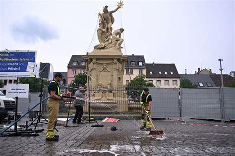 German authorities see Islamic extremist motive in knife attack