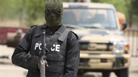 Gunmen kill 10 in central Nigeria attack