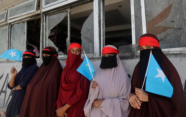 Police in Somalia ban and burn niqabs amid jihadist disguise fears