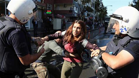 Turkey arrests 6 Kurdish journalists on terrorism charges